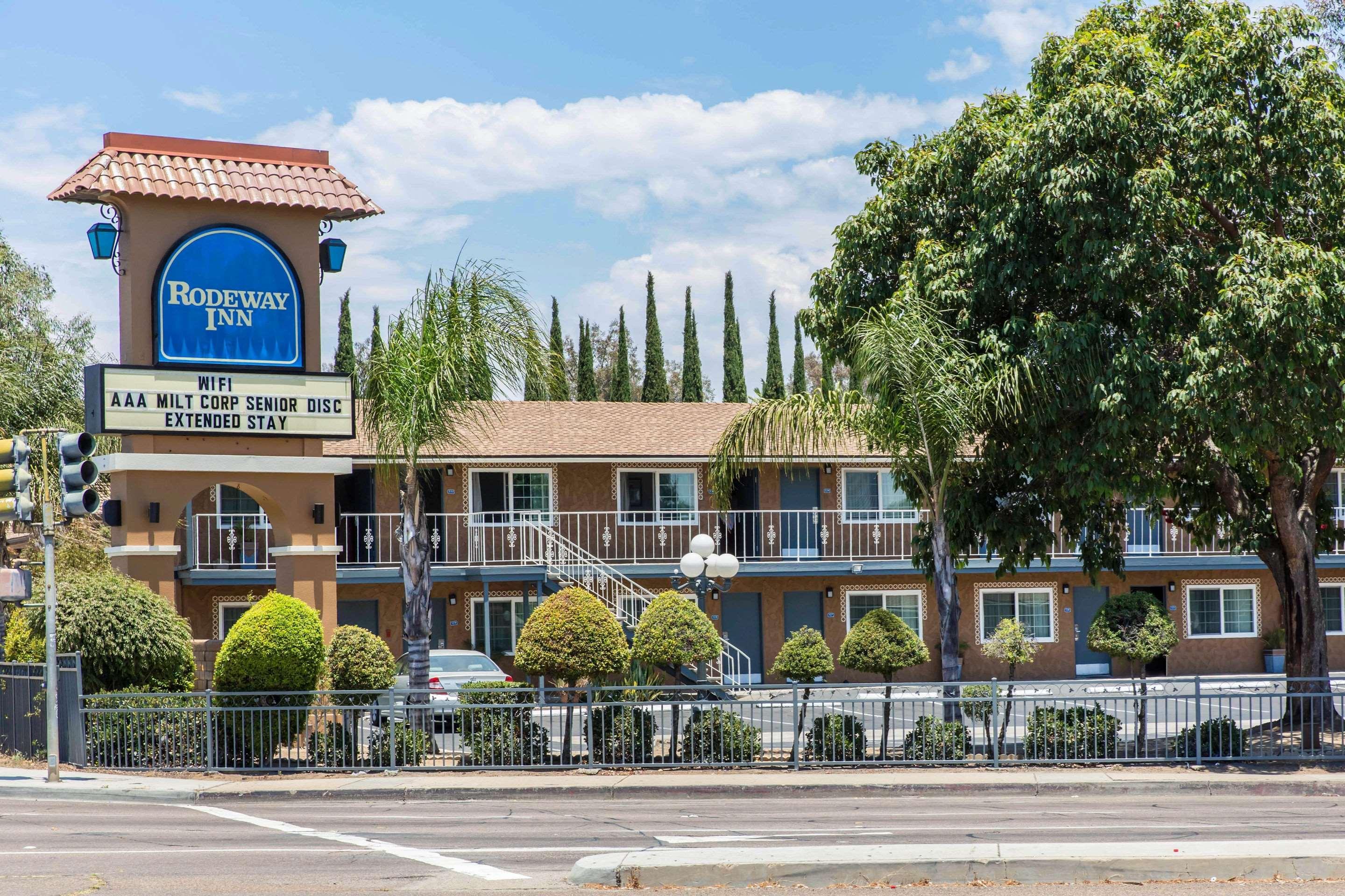 Rodeway Inn Escondido Downtown Exterior photo