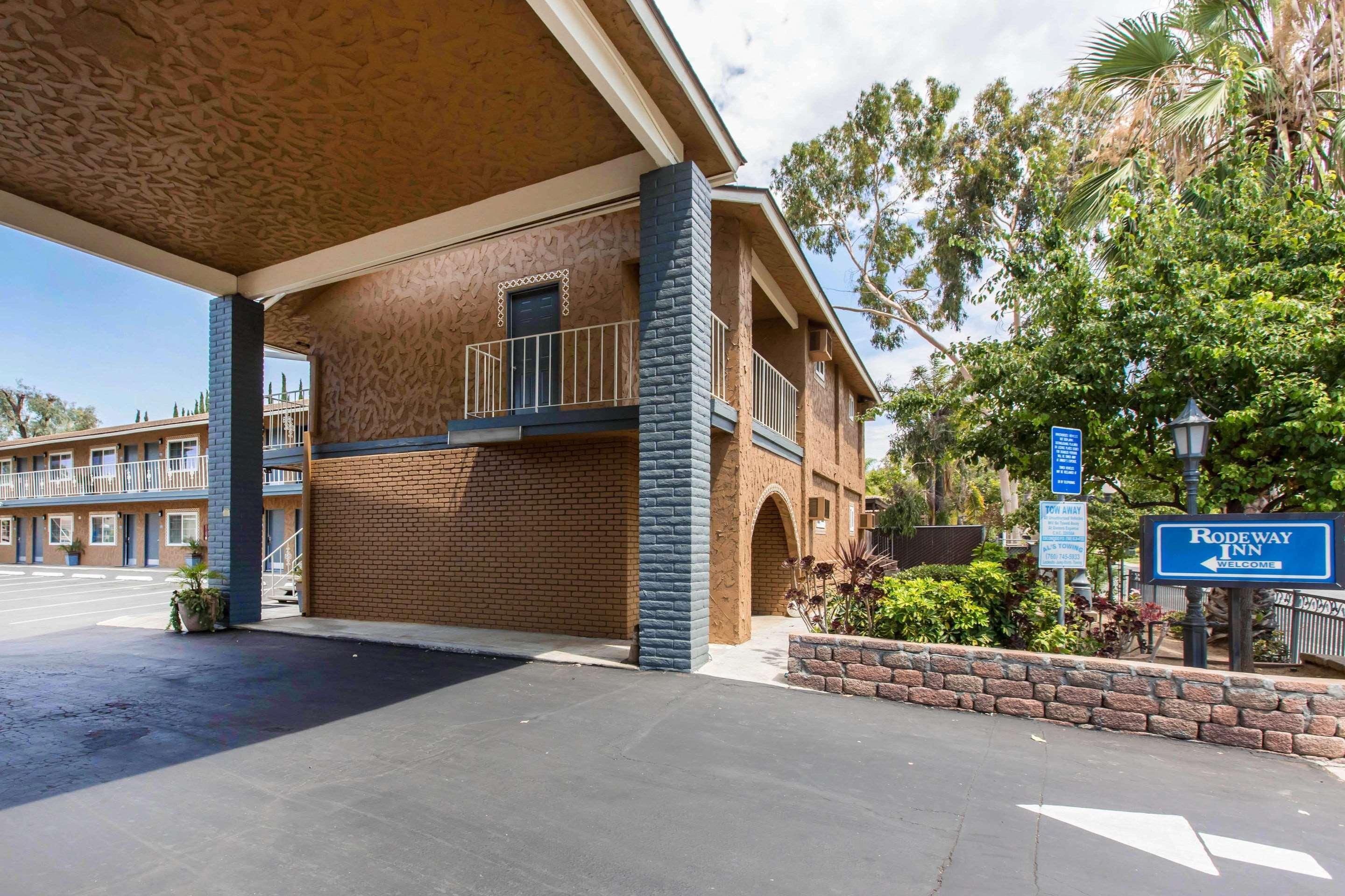 Rodeway Inn Escondido Downtown Exterior photo